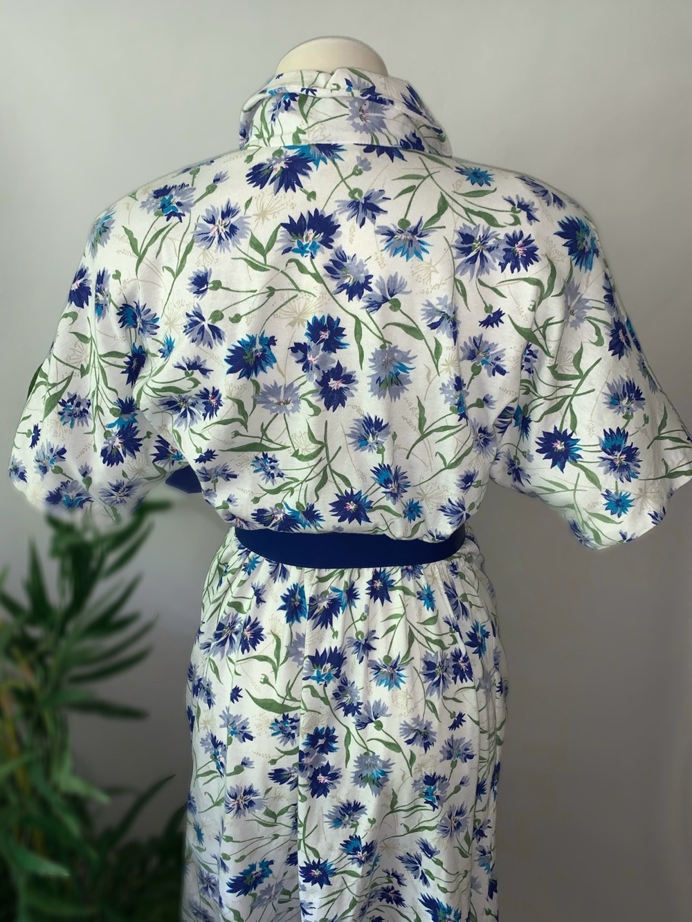 v i n t a g e :: Floral Cottagecore Cornflower Shirtdress - Picture 4 of 14